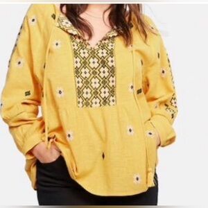 Solitaire Anthropologie Embroidered Boho blouse